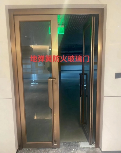 甲級(jí)防火玻璃門有哪些優(yōu)勢？